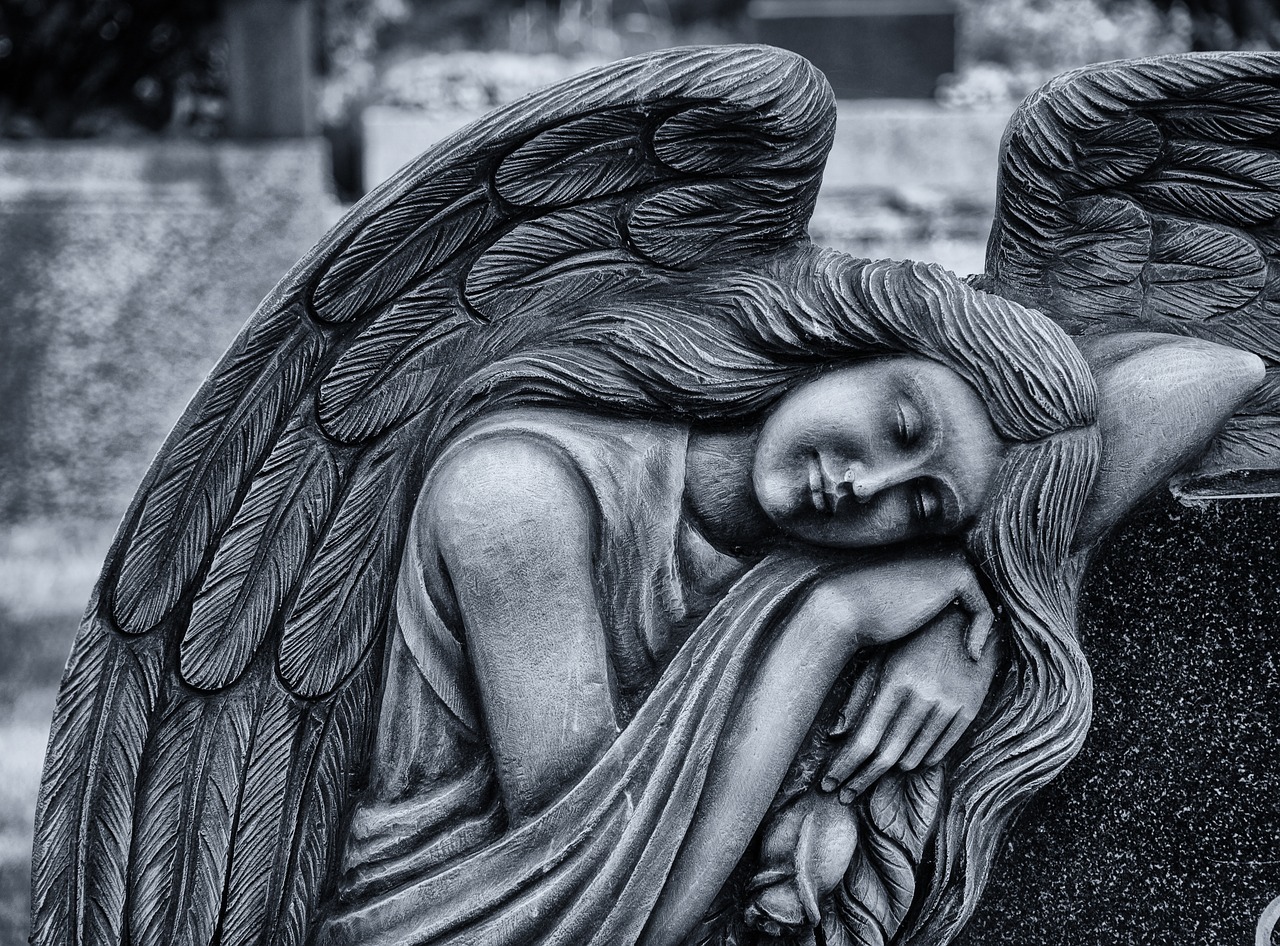 Ангел тишины скульптура
